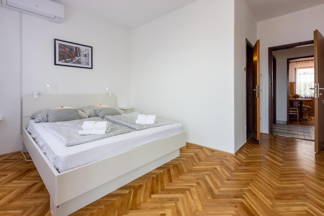 Apartment Arya Цриквеница Экстерьер фото
